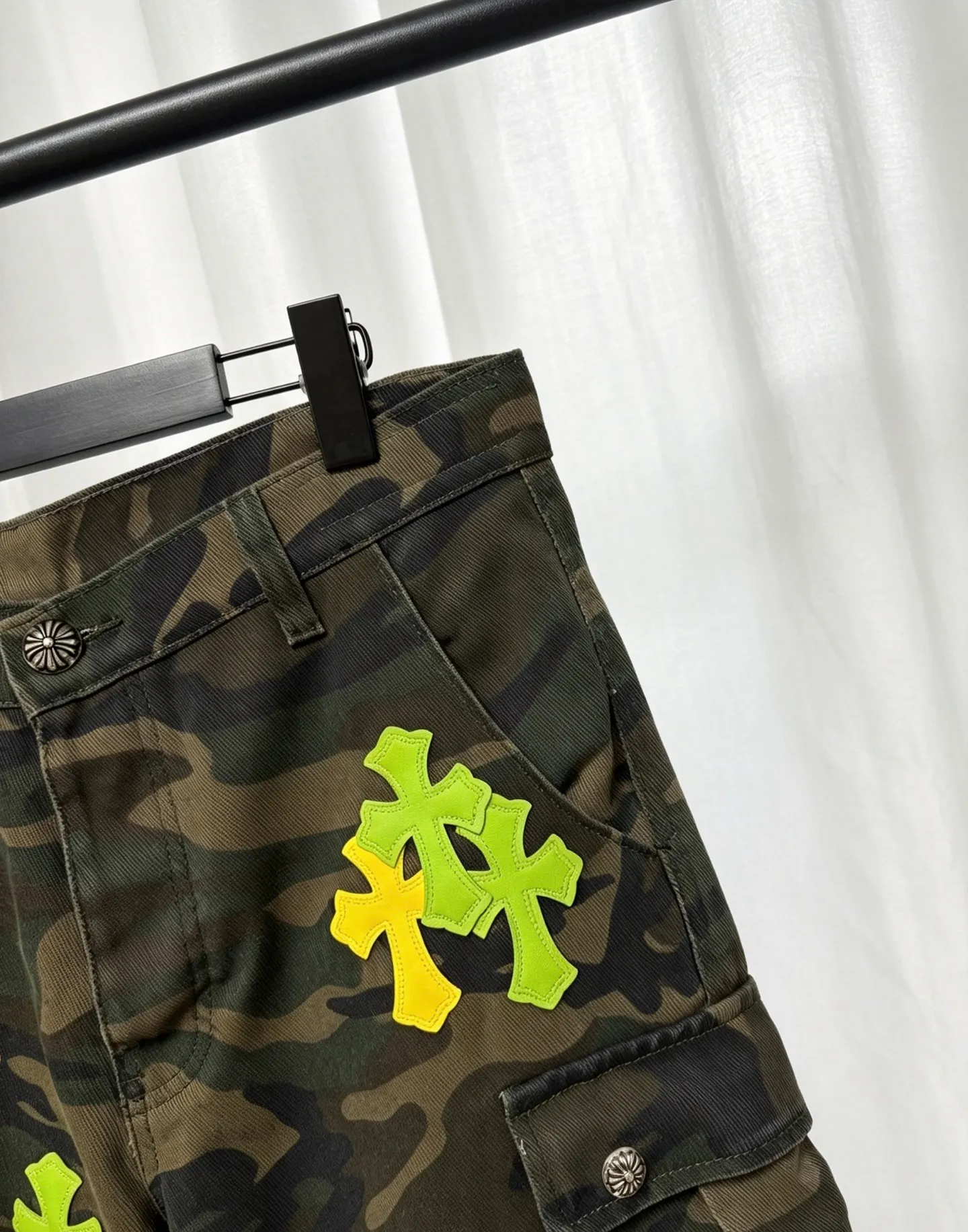 Chrome Hearts Chrome Hearts ， ， ， 。 Series， ， ， ，Retro 。 Canvas ， ， ， ， 。 ， ， ， ， ， ， ， 。 ， 、 ， Retro ； ， 、 ， 。 Size S-XL